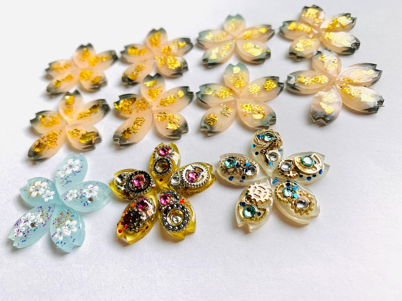 桜の花びら状のレジン